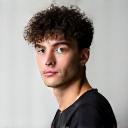Portrait d'Antoine V., étudiant en design.